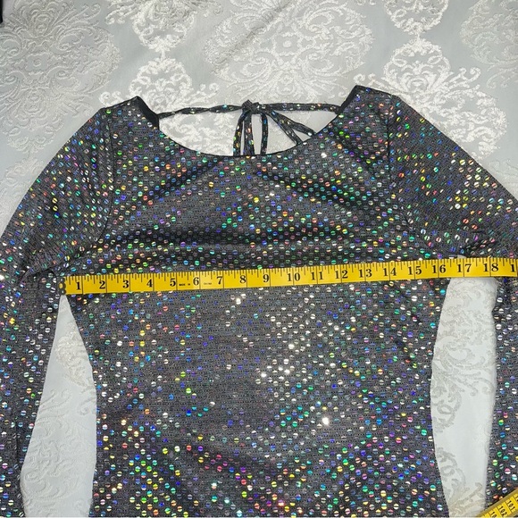 Thirty/Thirty Silver Sequined Backless Mini Dress With Bell Sleeves Size Medium - Picture 5 of 7